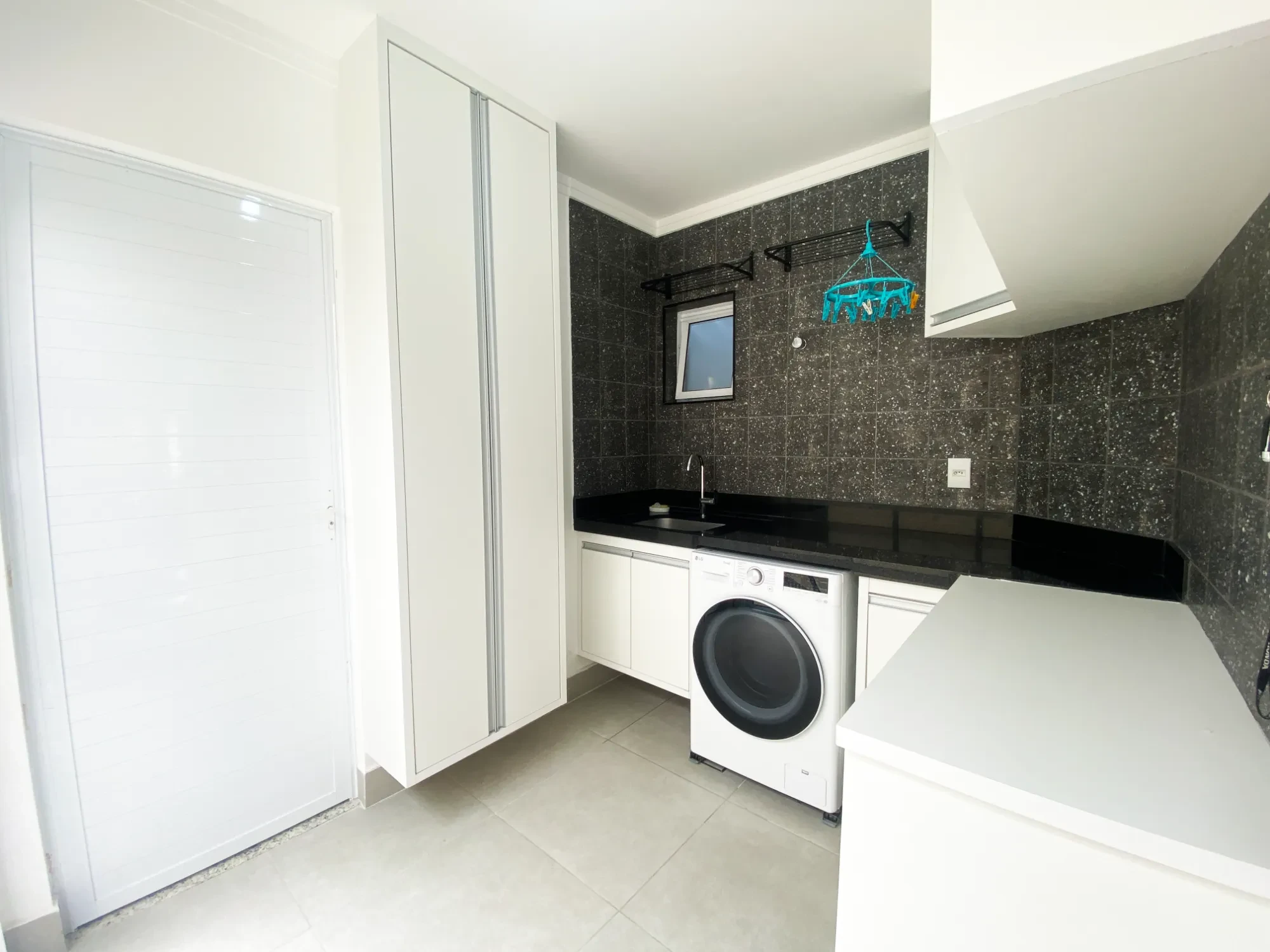 Imagem Casa de Condomínio com 5 Quartos à Venda, 450 m² em Jardim das Colinas - São José dos Campos