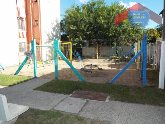 Imagem Apartamento com 2 Quartos à Venda,  em Três Vendas - Pelotas