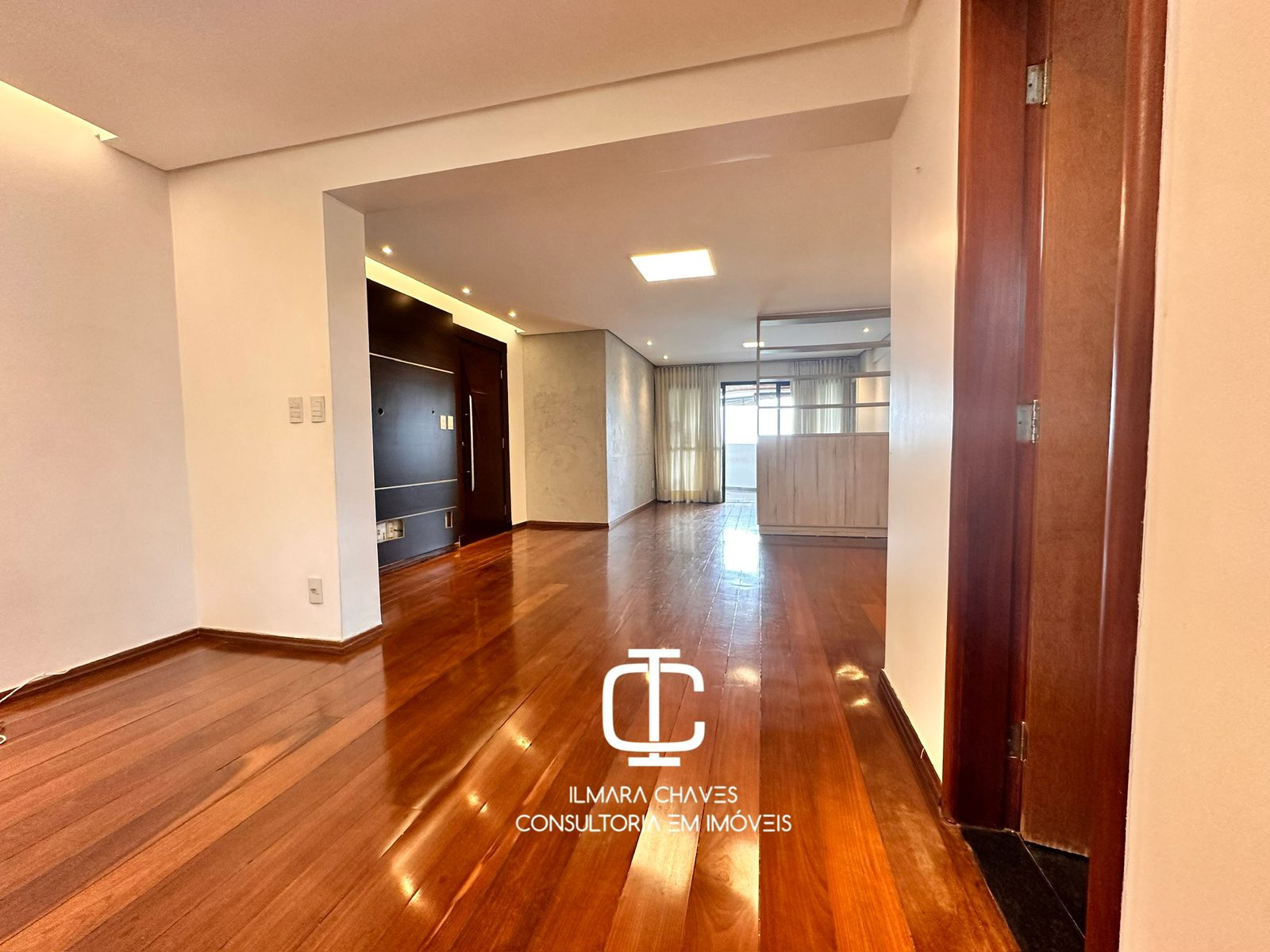 Imagem Apartamento com 3 Quartos à Venda, 178 m²em Setor Oeste - Goiânia