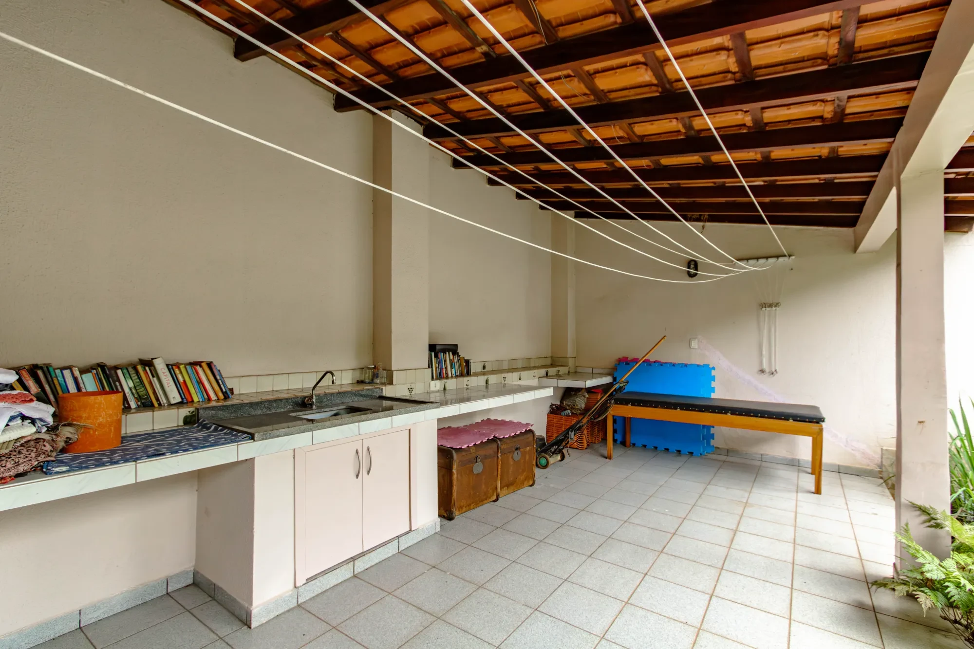 Imagem Sobrado com 4 Quartos para Alugar, 360 m² em Vila Gumercindo - São Paulo