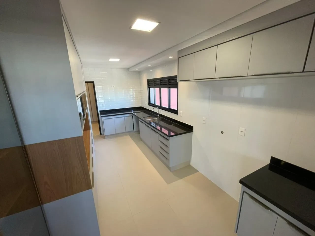 Imagem Apartamento com 4 Quartos para Alugar, 257 m² em Jardim Sumaré - Araçatuba