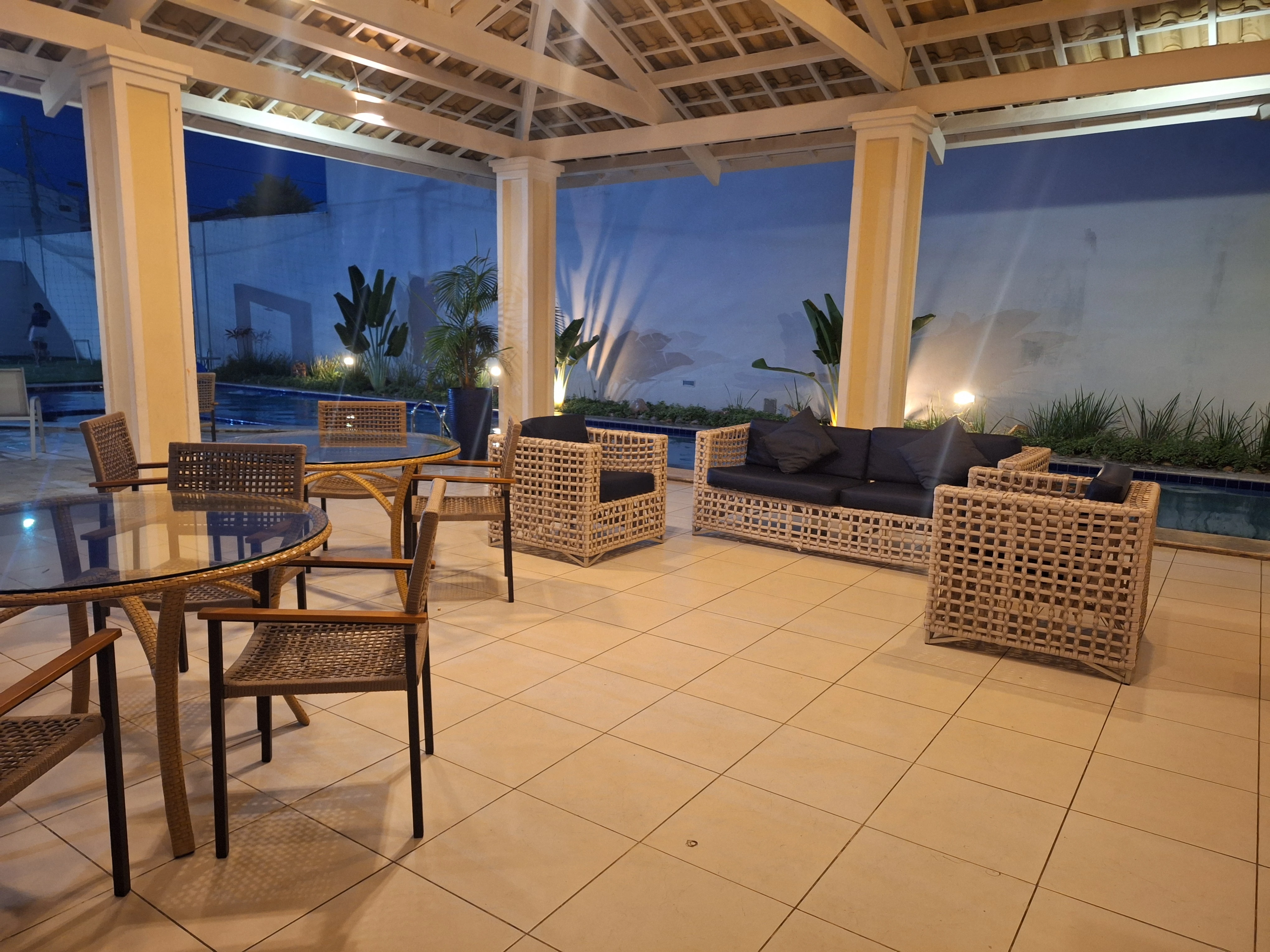 Imagem Casa de Condomínio com 4 Quartos à Venda, 242 m² em De Lourdes - Fortaleza