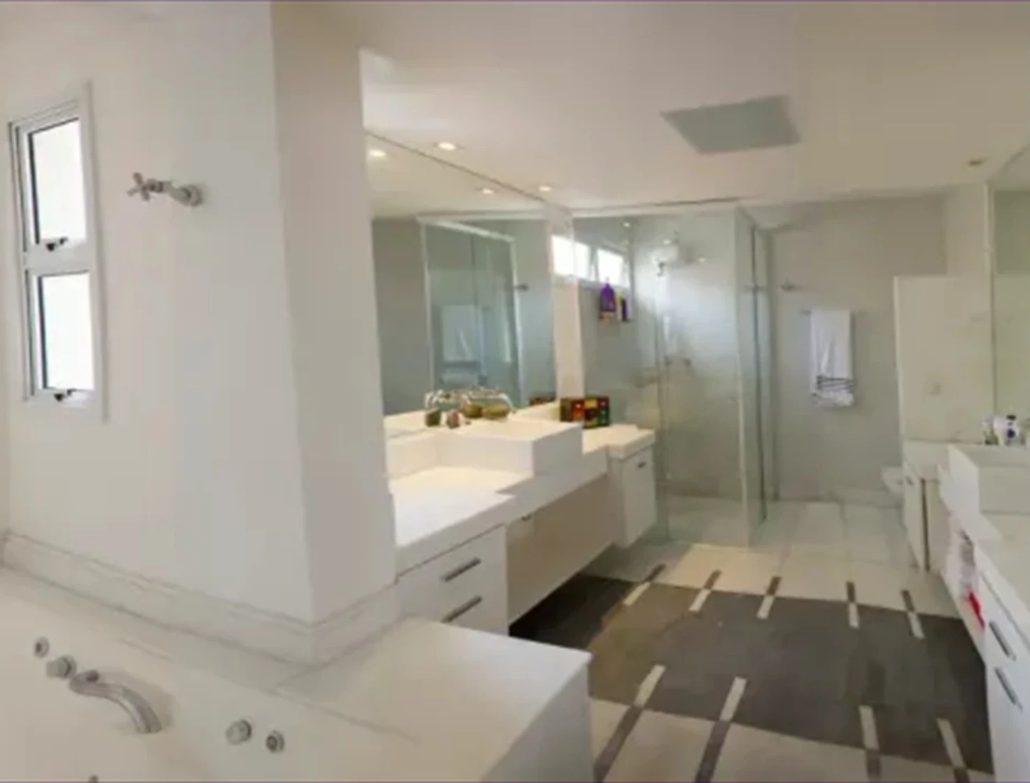 Imagem Casa de Condomínio com 4 Quartos à Venda, 3.960 m² em Granja Julieta - São Paulo