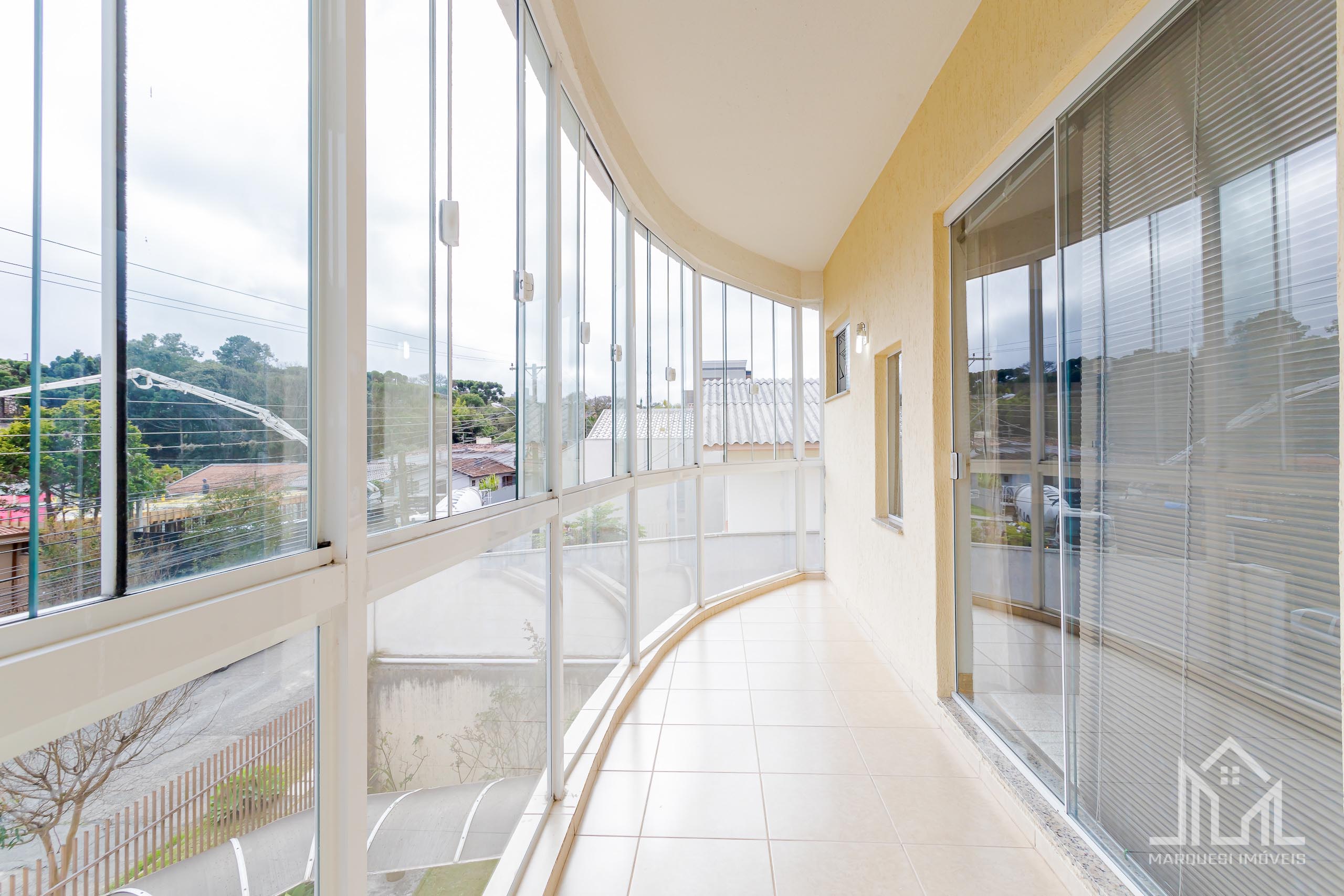 Imagem Casa com 3 Quartos à Venda, 241 m² em Guabirotuba - Curitiba
