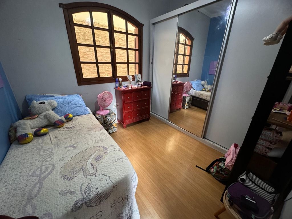 Imagem Casa com 4 Quartos à Venda, 249 m² em Tijuca - Contagem