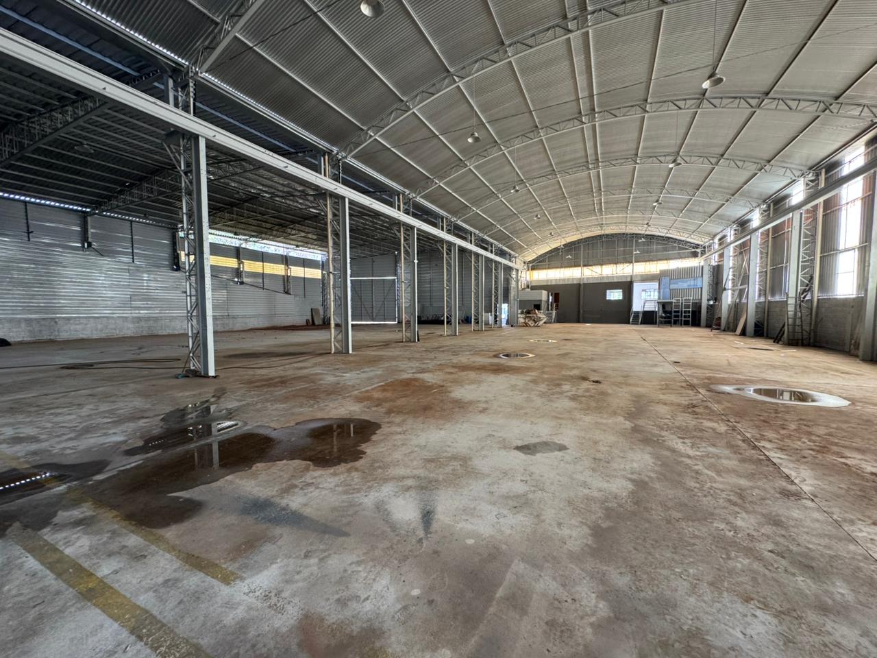 Imagem Galpão à Venda ou Locação, 2.128 m² em Guaxinduva - Atibaia