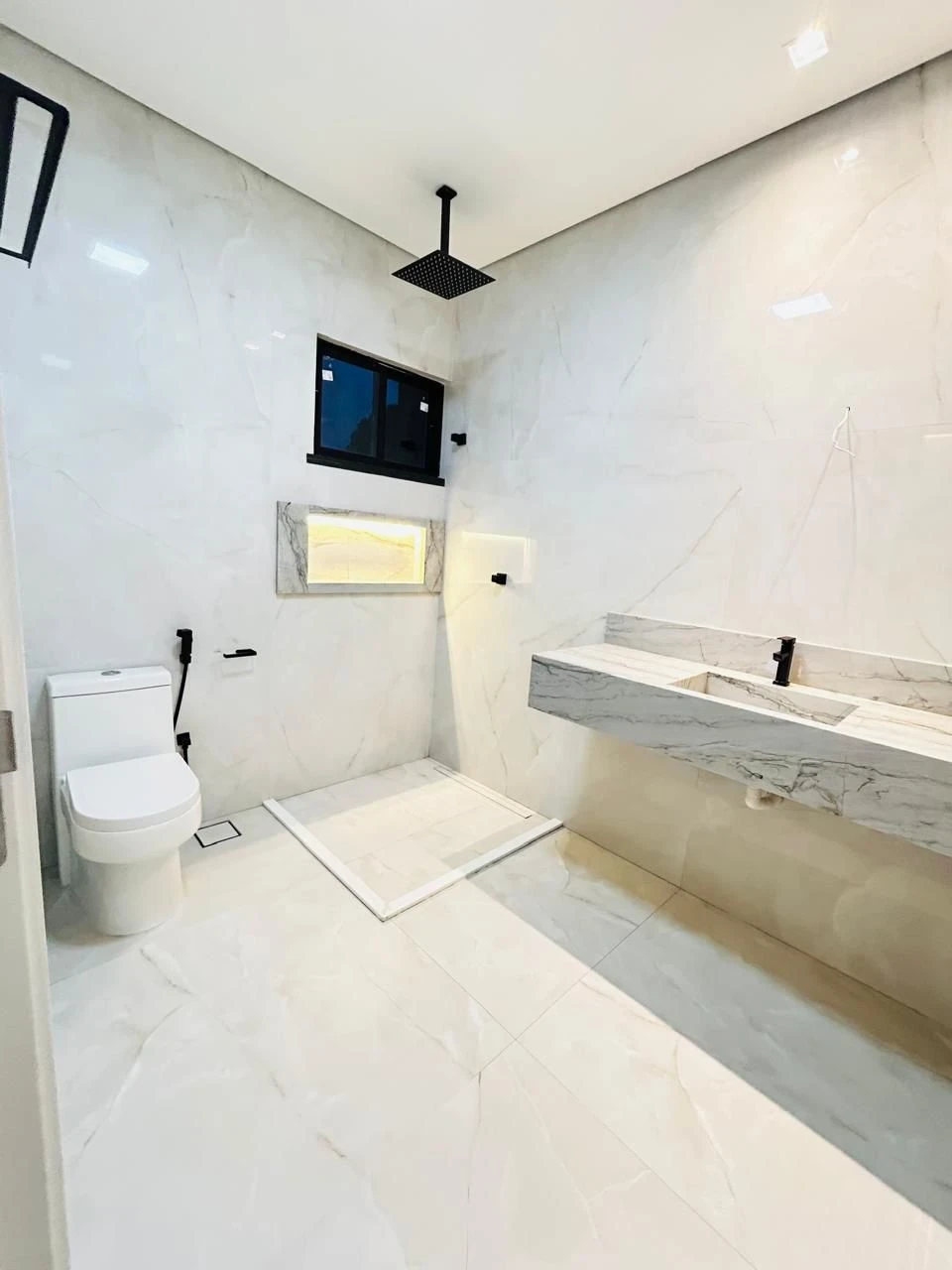 Foto do imóvel: Casa de Condomínio com 5 Quartos à Venda, 400 m² em Coaçu - Fortaleza