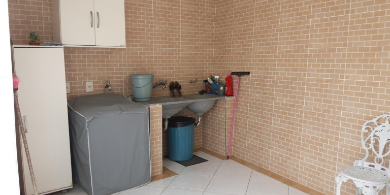 Imagem Casa com 3 Quartos à Venda, 312 m² em Pqe Santa Teresa - Santa Isabel