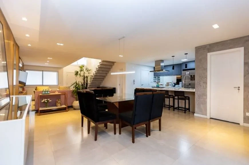 Imagem Casa com 4 Quartos à Venda, 320 metros em Bom Retiro - Curitiba