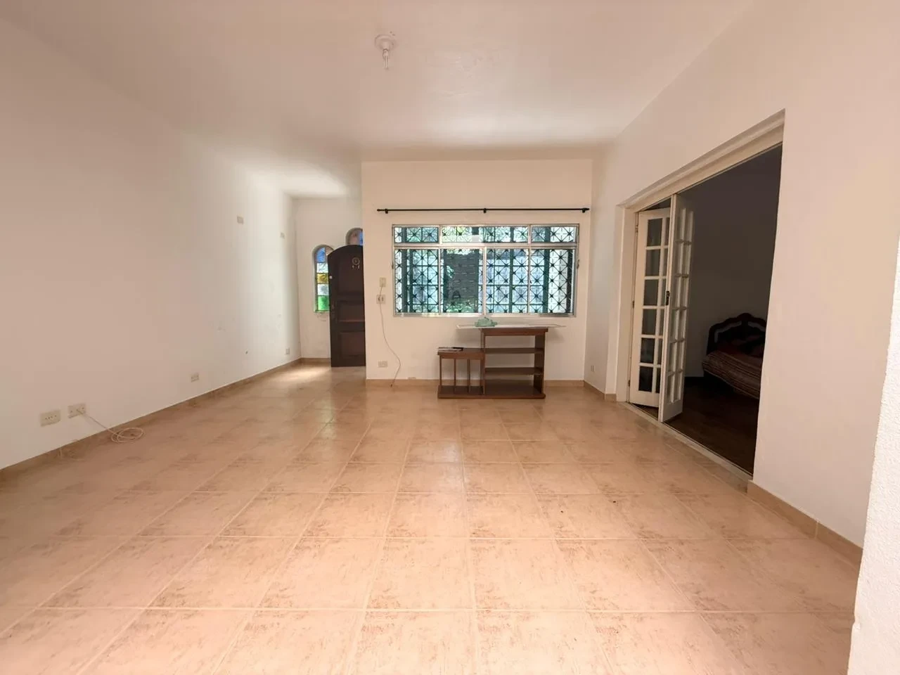 Imagem Casa com 3 Quartos à Venda, 290 m² em Centro - Embu das Artes