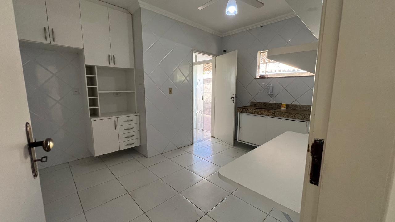 Imagem Casa com 3 Quartos para Alugar, 200 m²em Buraquinho - Lauro de Freitas