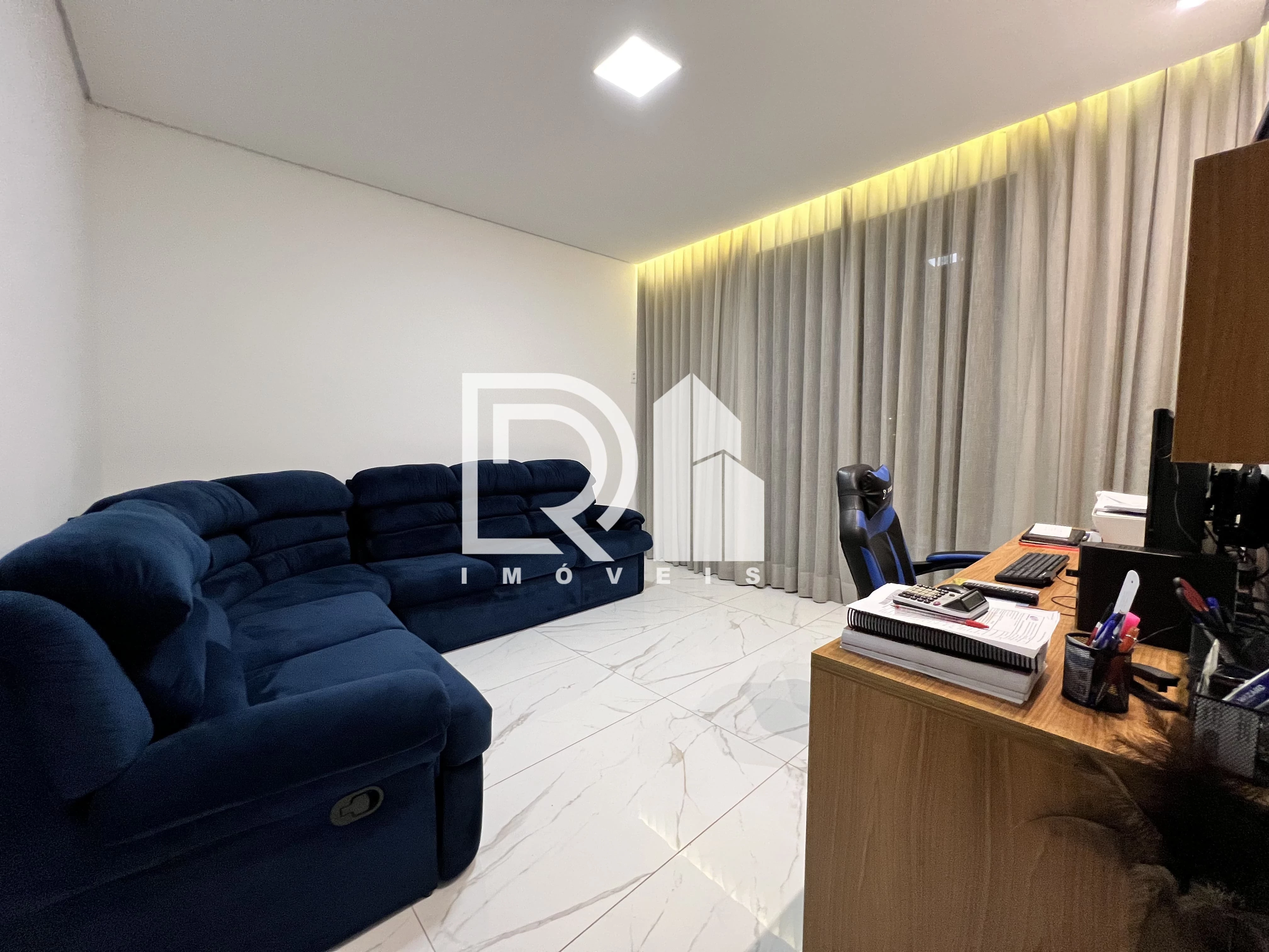 Imagem Casa com 3 Quartos à Venda, 380 m² em Guará II - Brasília