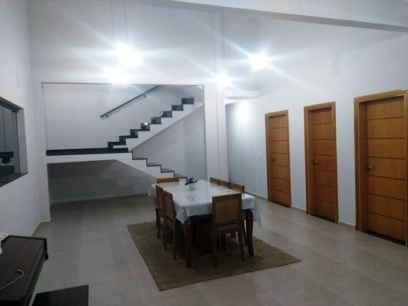 Imagem Casa com 5 Quartos à Venda, 350 m² em Centro - Poços de Caldas