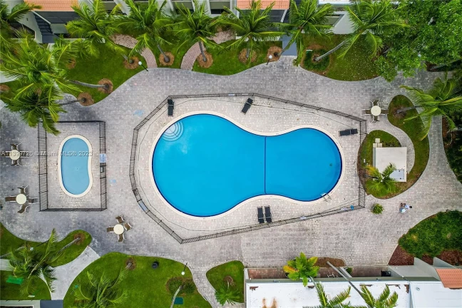 Foto do imóvel: Apartamento com 3 Quartos à Venda ou Locação, 100 m²em Alphaville Residencial Um - Barueri