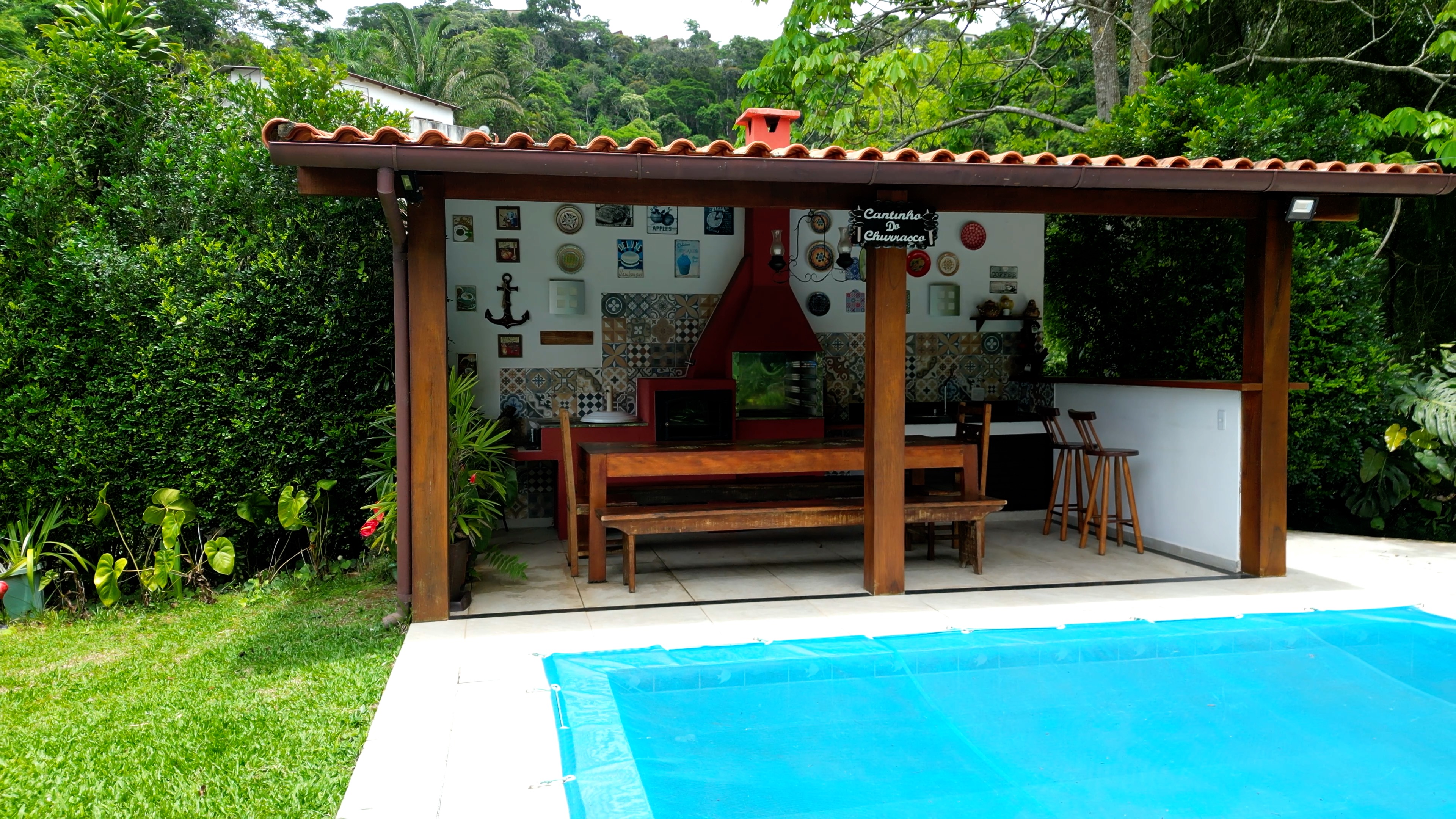 Foto do imóvel: Casa com 5 Quartos à Venda, 240 m² em Itaipava - Petrópolis