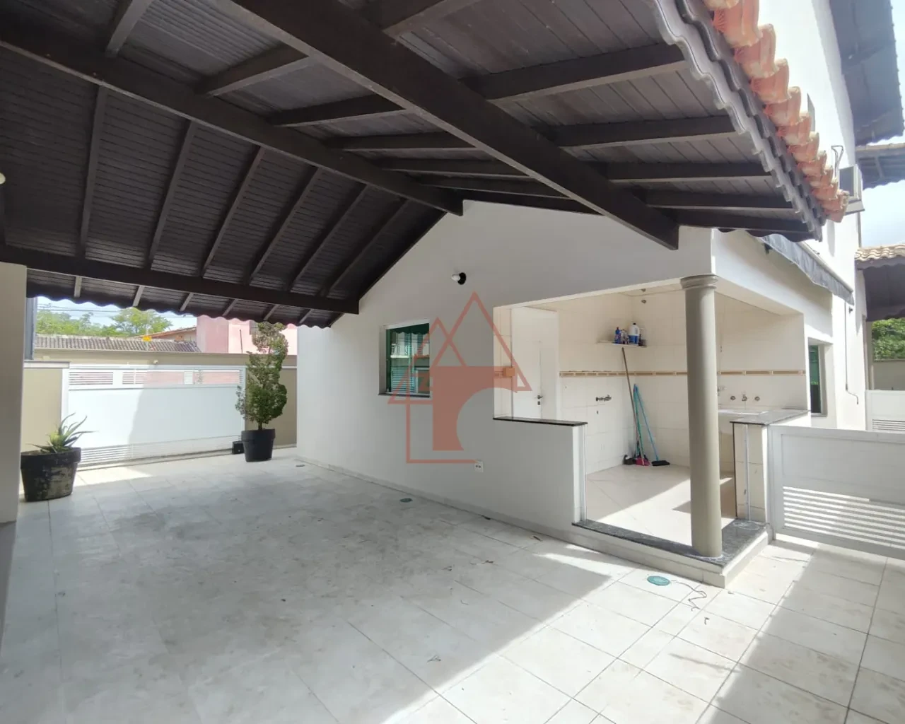 Imagem Sobrado com 3 Quartos à Venda, 247 m² em Parque São Luis - Cubatão