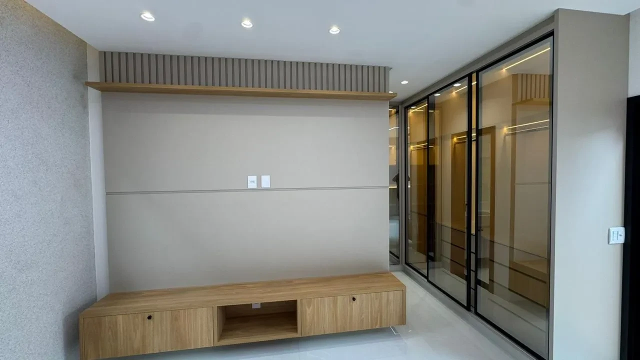Imagem Casa com 4 Quartos à Venda, 223 metro em Moinho dos Ventos - Goiânia