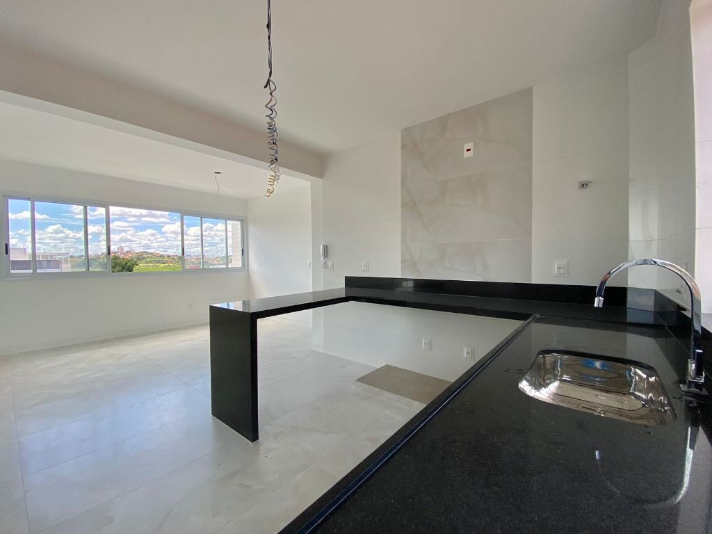 Imagem Apartamento com 4 Quartos à Venda, 138 m² em Jaraguá - Belo Horizonte