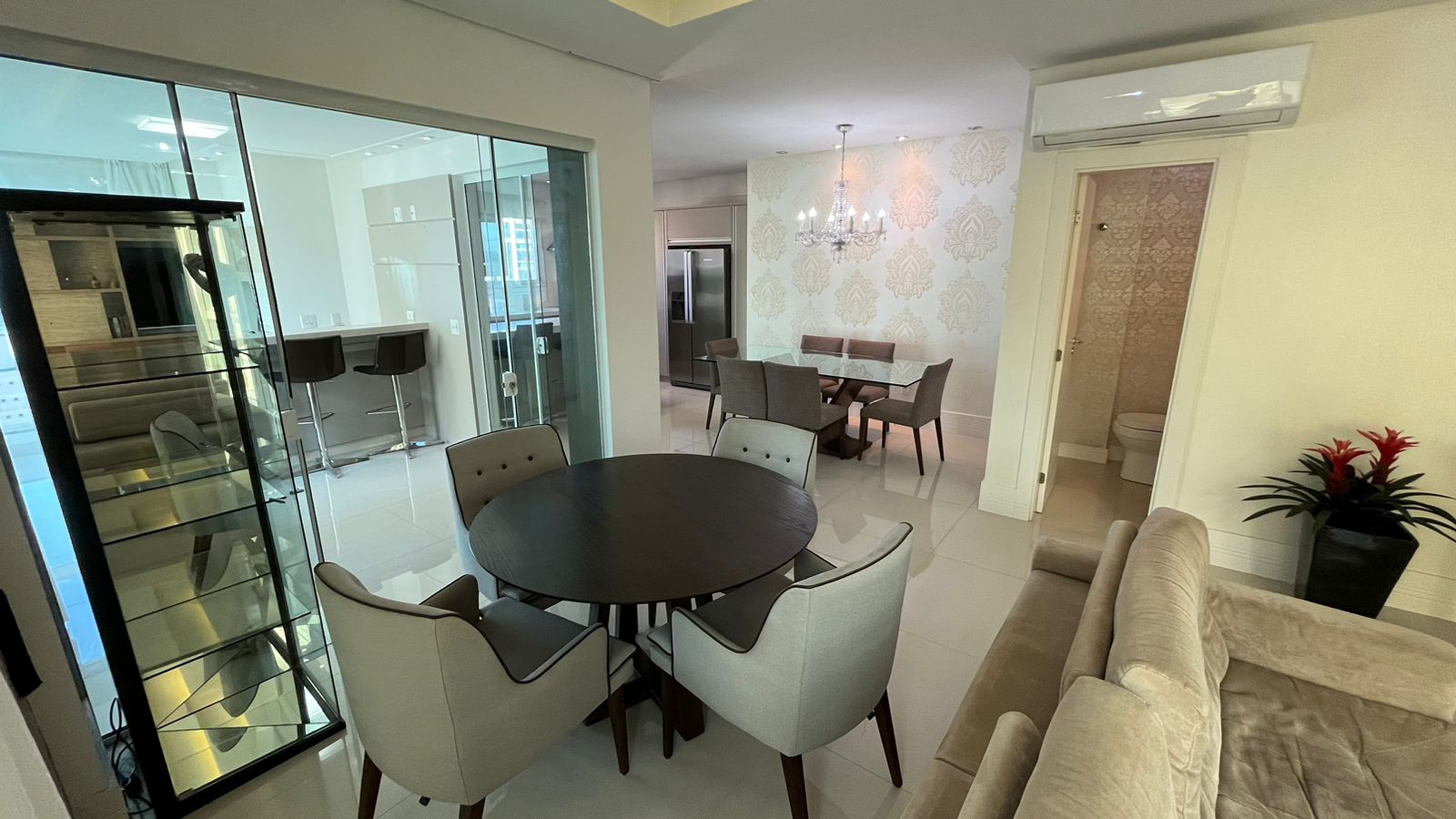 Imagem Apartamento com 4 Quartos à Venda, 163 m²em Meia Praia - Itapema