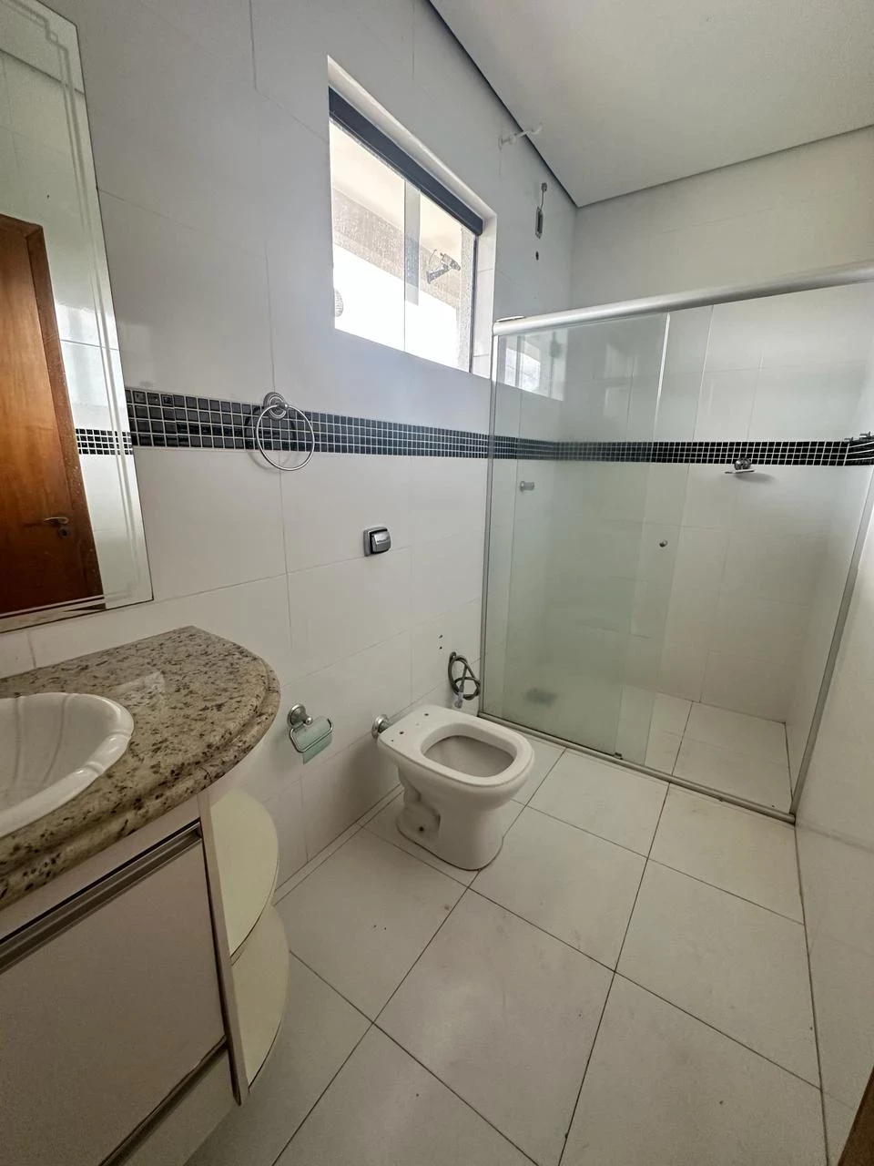 Imagem Sobrado com 6 Quartos à Venda, 411 m² em Setor Jaó - Goiânia Imagem Sobrado com 6 Quartos à Venda, 411 m² em Setor Jaó - Goiânia
