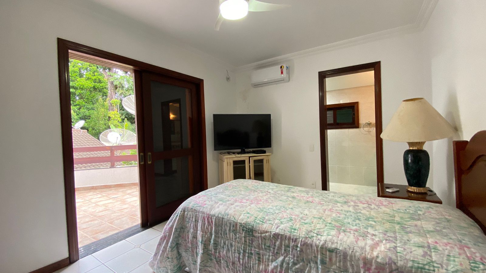 Foto do imóvel: Casa com 8 Quartos à Venda ou Temporada, 896 m² em Riviera - Bertioga