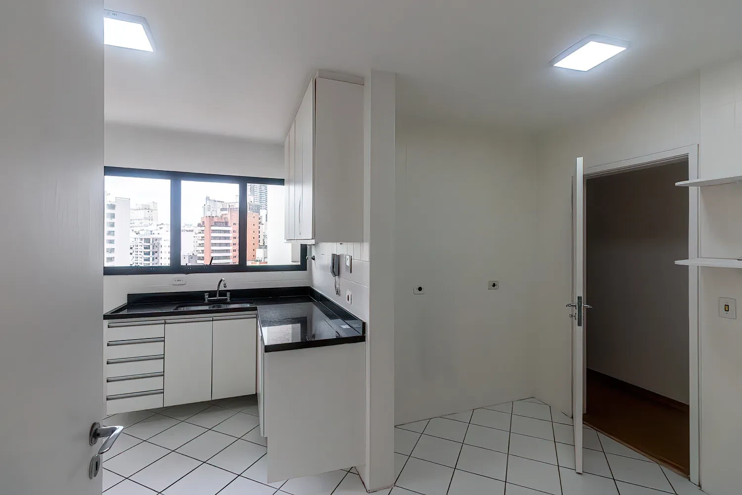 Imagem Apartamento com 4 Quartos para Alugar, 143 m² em Itaim Bibi - São Paulo