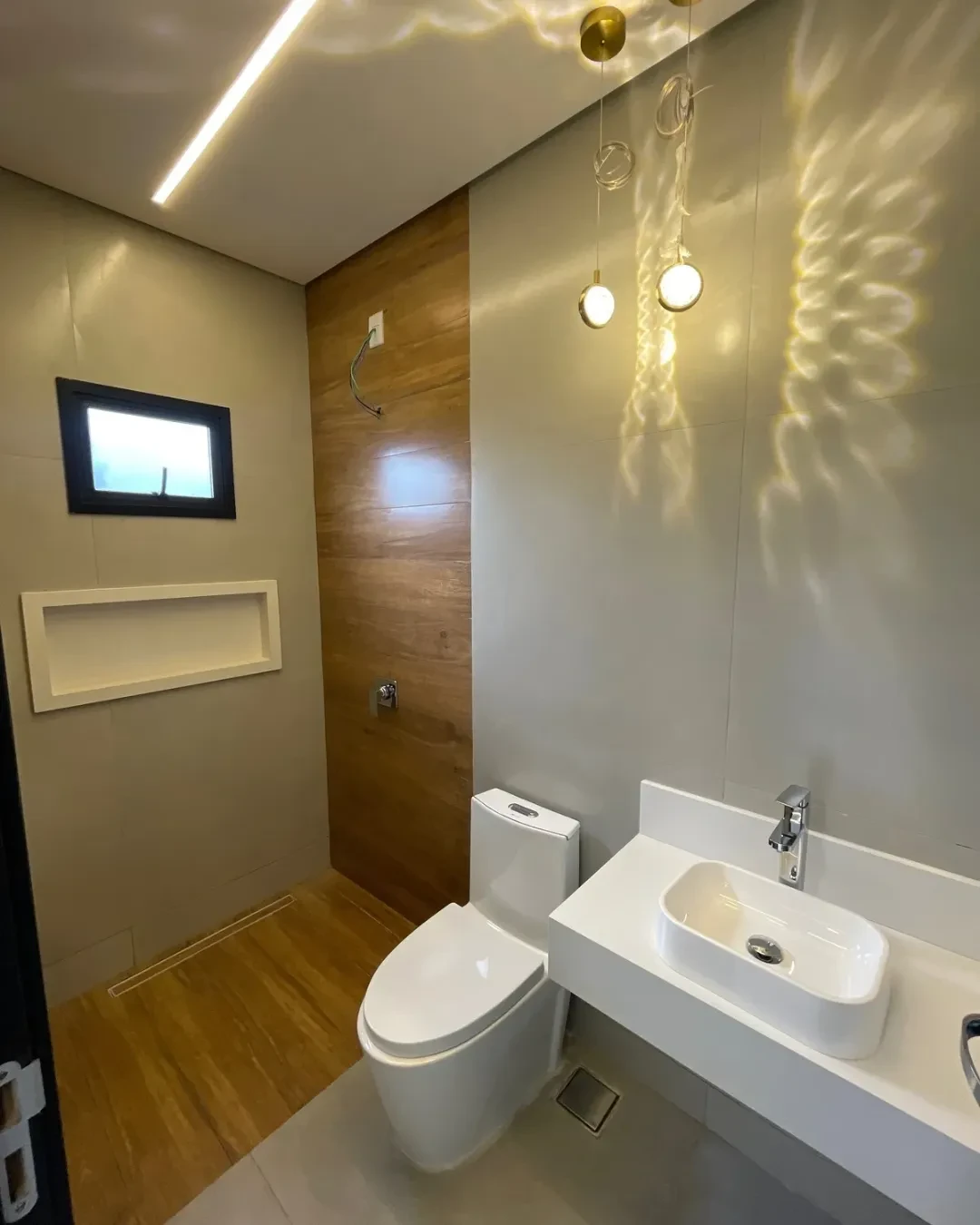 Imagem Casa de Condomínio com 4 Quartos à Venda, 180 metro em Terras Alpha Residencial 1 - Senador Canedo