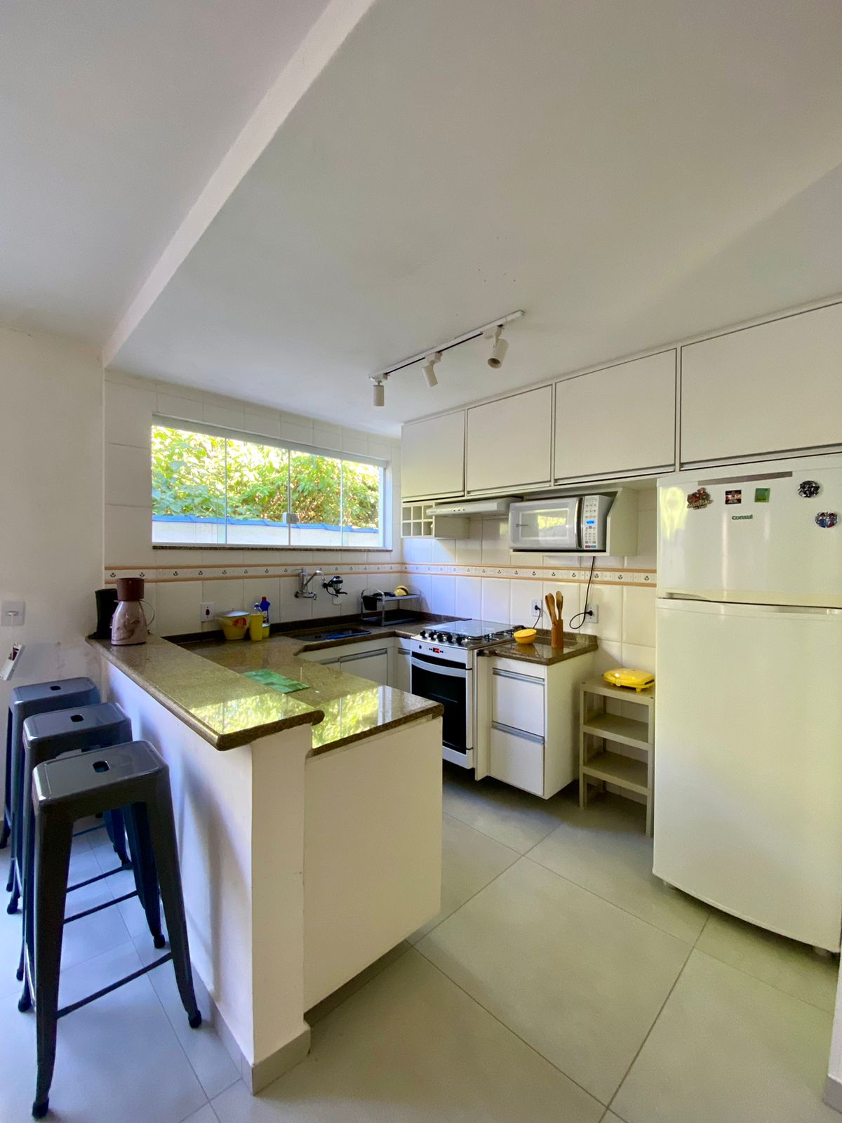 Imagem Casa de Condomínio com 4 Quartos à Venda, 160 m²em Massaguaçu - Caraguatatuba