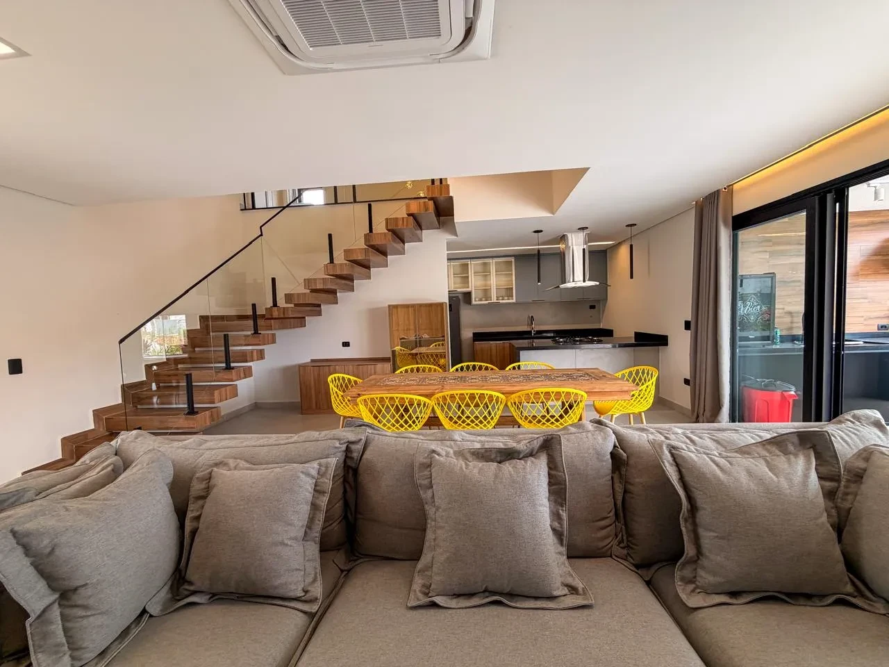 Imagem Casa de Condomínio com 6 Quartos à Venda, 291 m² em Jardim Márcia - Peruíbe