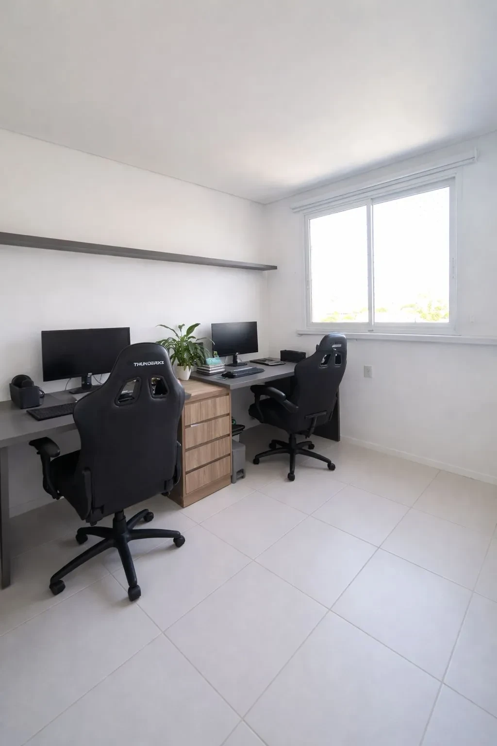 Imagem Apartamento com 3 Quartos à Venda, 68 metros em Torres - Torres