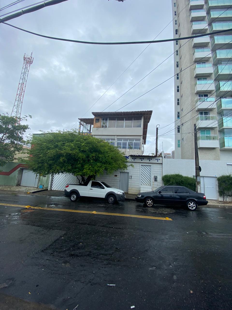 Imagem Casa com 4 Quartos à Venda, 300 m²em Cocó - Fortaleza