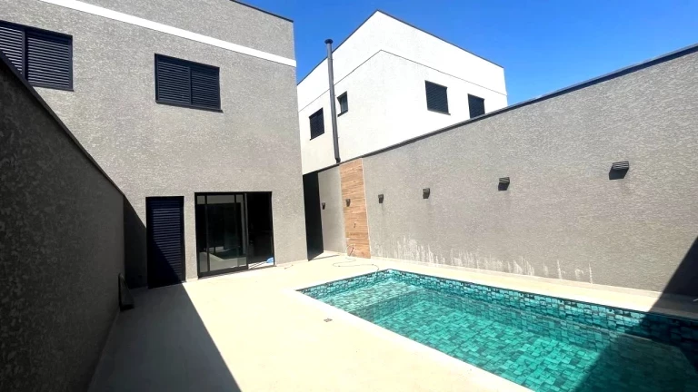 Sobrado com 3 Quartos à Venda ou Locação, 160 m² em Vila Petrópolis - Atibaia