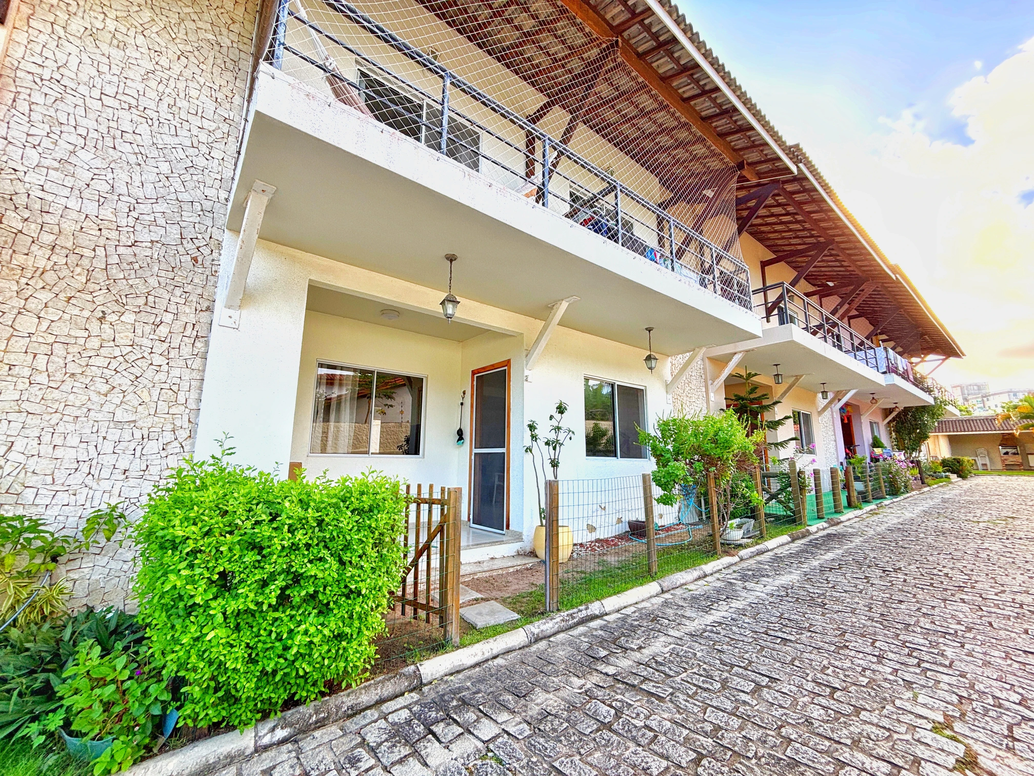 Foto do imóvel: Casa de Condomínio com 3 Quartos à Venda, 119 metros em Buraquinho - Lauro de Freitas