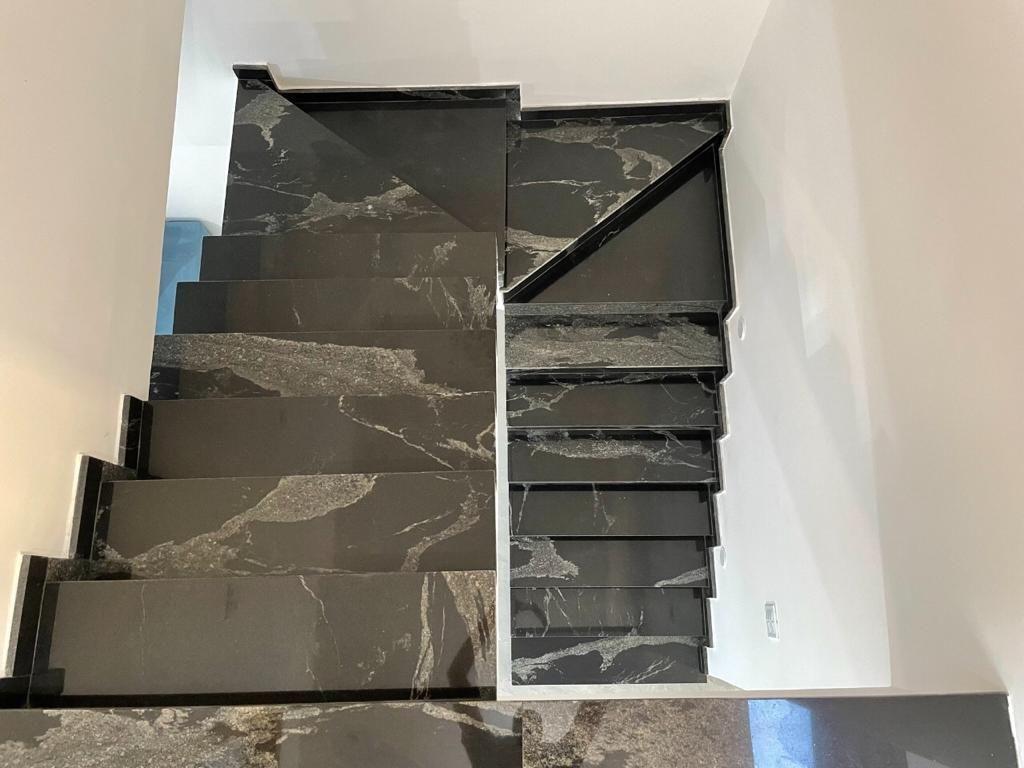 Imagem Casa com 2 Quartos à Venda, 240 m²em Piratininga - Niterói