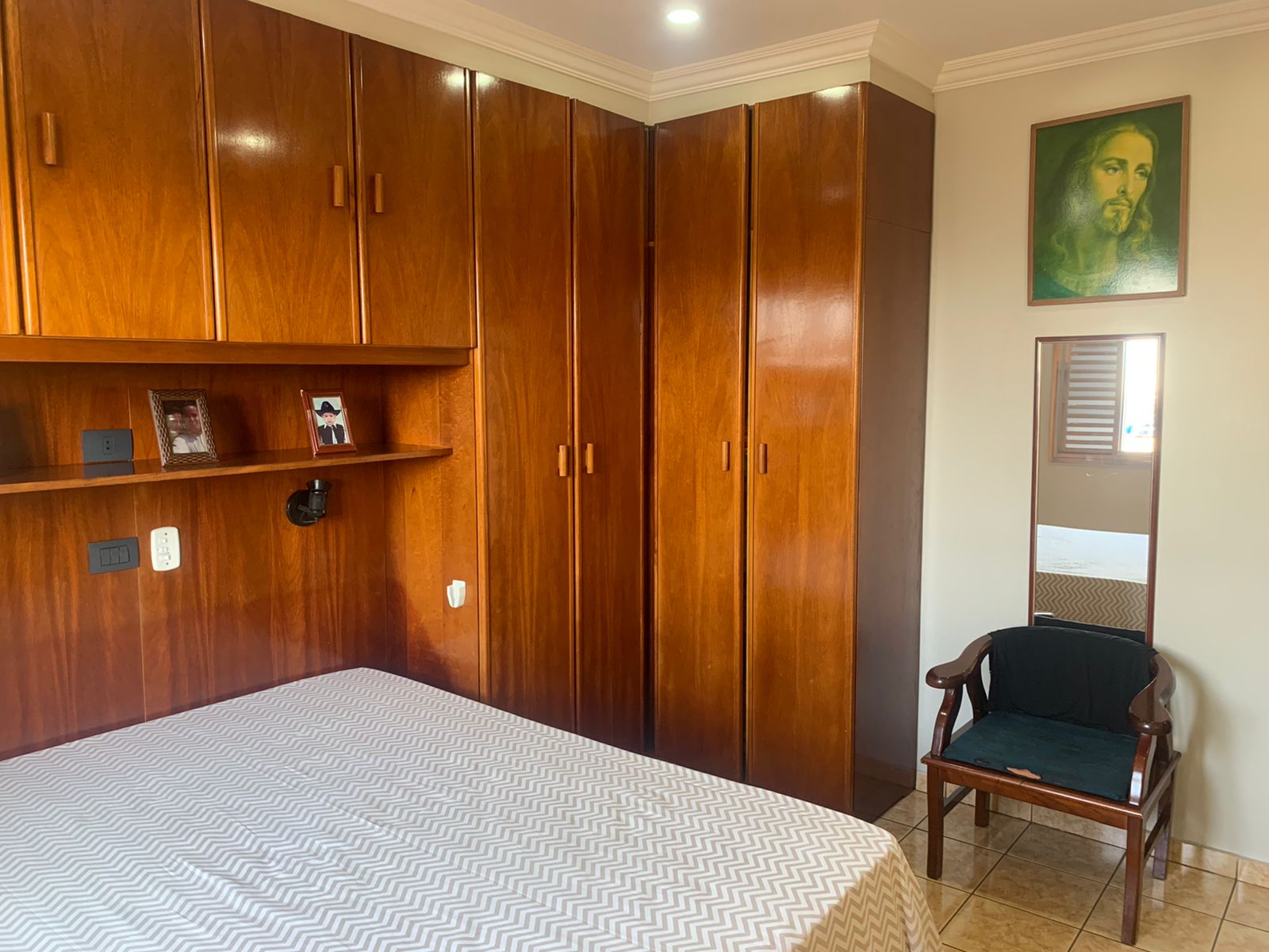 Imagem Sobrado com 3 Quartos à Venda, 243 m²em Santo Antônio - Osasco