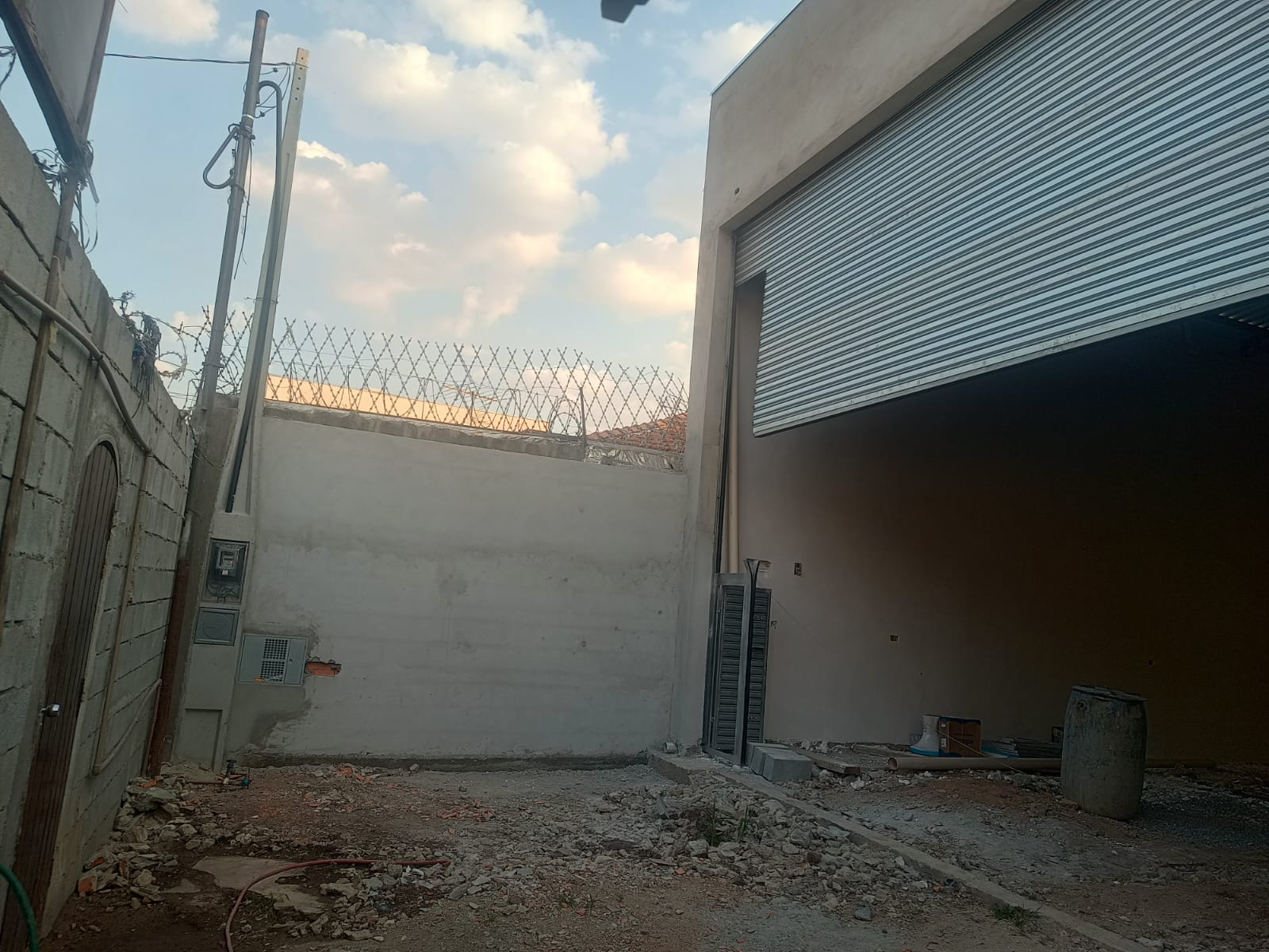 Galpão para Alugar, 280 m²em Vila Galvão - Guarulhos