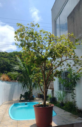 Sobrado com 3 Quartos à Venda,  em Massaguaçu - Caraguatatuba