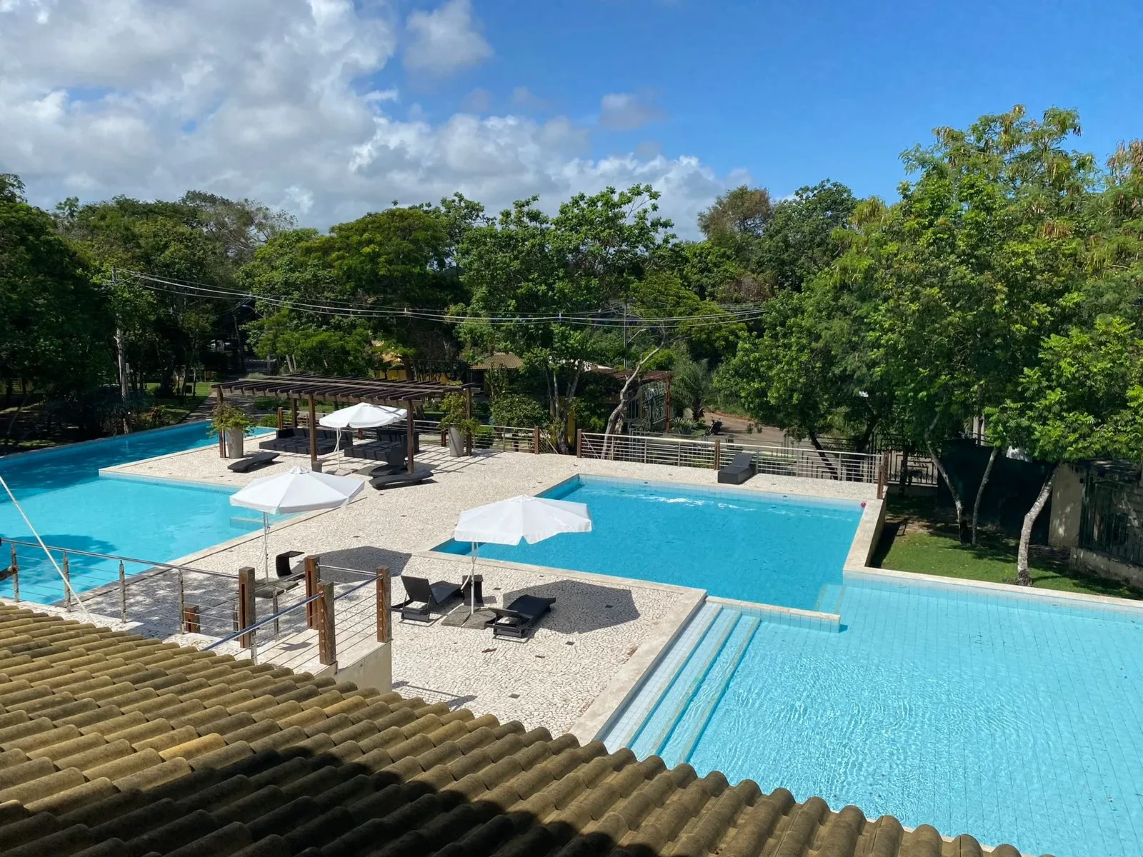 Imagem Casa em Condomínio à venda em Praia do Forte - Açu da Torre - Condomínio fechado com piscina e academia