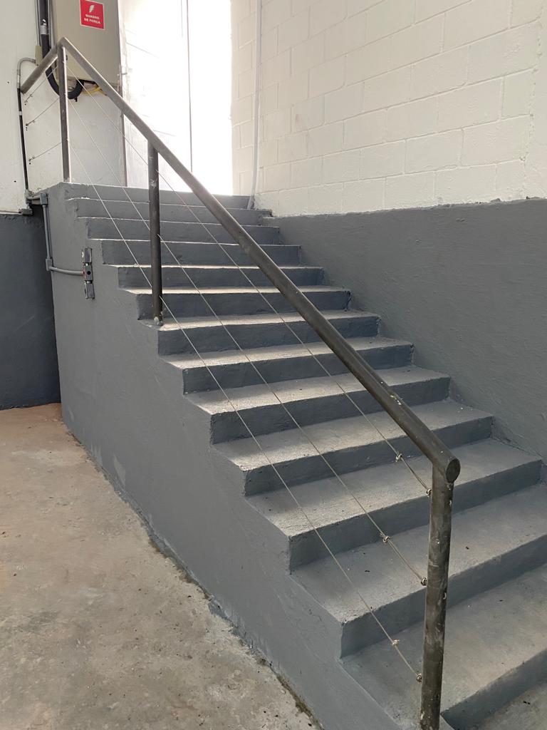 Foto do imóvel: Galpão para Alugar, 1.300 m² em Jardim Henriqueta - Taboão da Serra