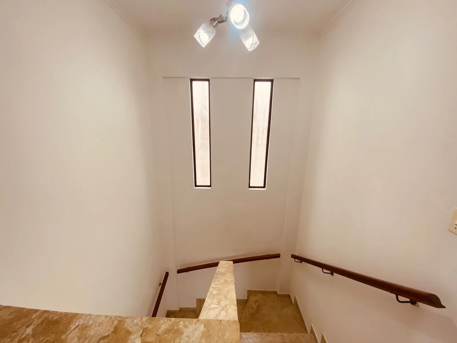 Imagem Sobrado com 4 Quartos à Venda, 255 m² em Embaré - Santos