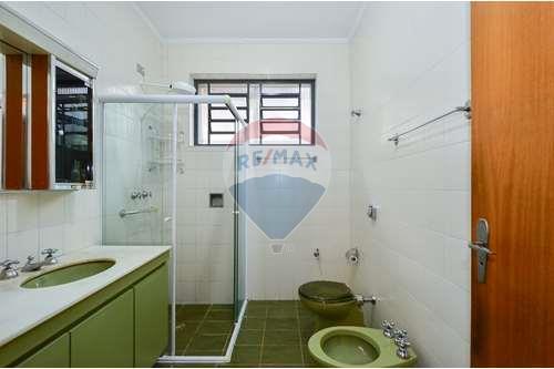 Imagem Sobrado com 3 Quartos à Venda, 351 m²em Jardim Esplanada II - São José dos Campos