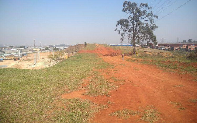 Terreno à Venda, 40.000 m² em Vila Alzira - Guarulhos
