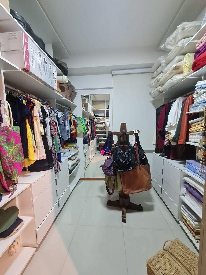Imagem Apartamento com 4 Quartos à Venda, 131 m²em Camboinhas - Niterói
