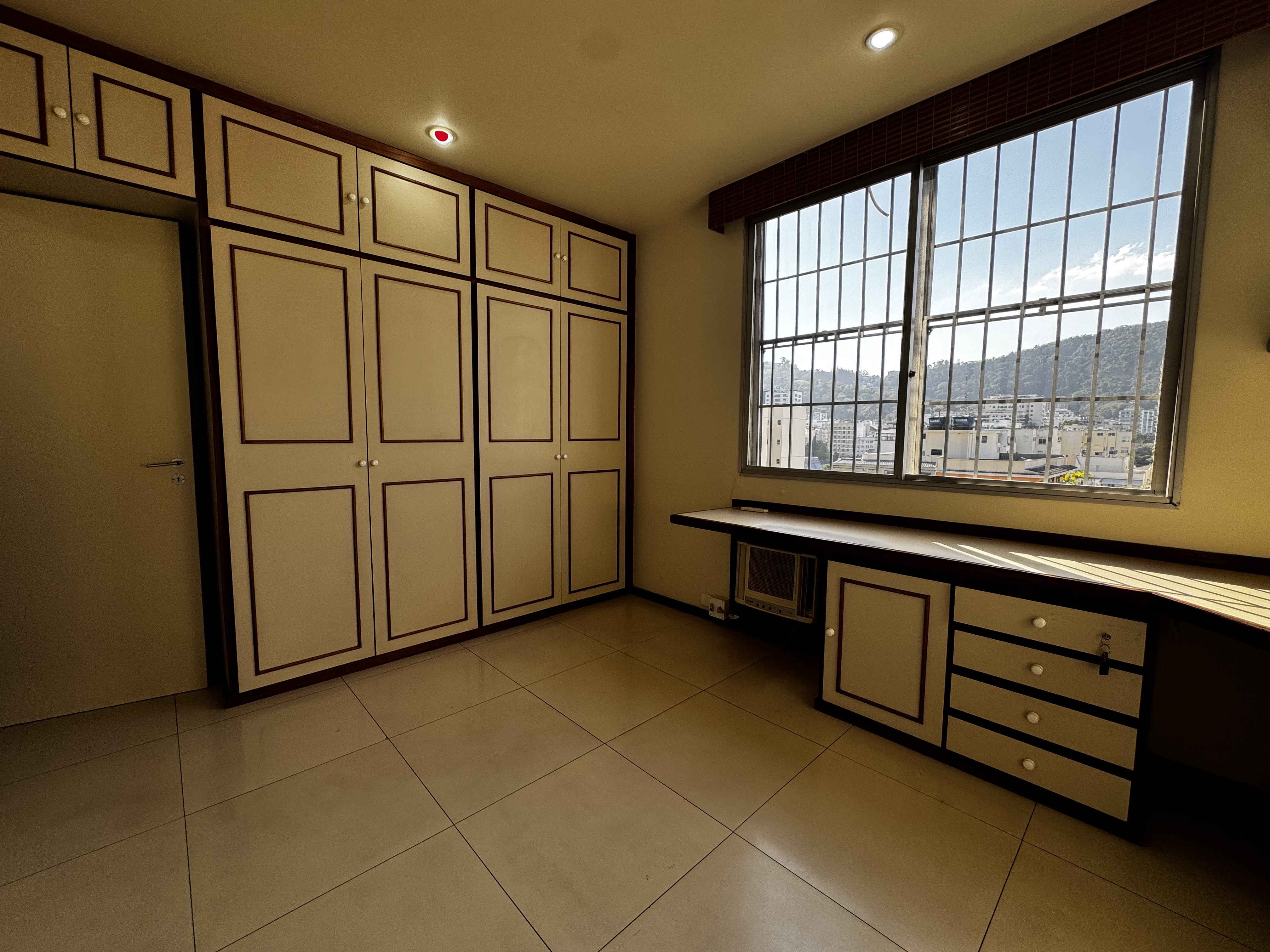 Imagem Apartamento com 3 Quartos à Venda, 150 m² em Laranjeiras - Rio de Janeiro