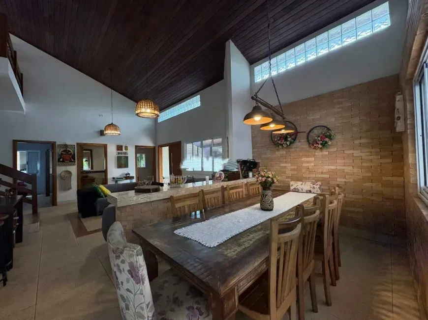 Imagem Casa com 3 Quartos à Venda ou Locação, 278 m² em Chácaras Ana Lúcia - Embu das Artes