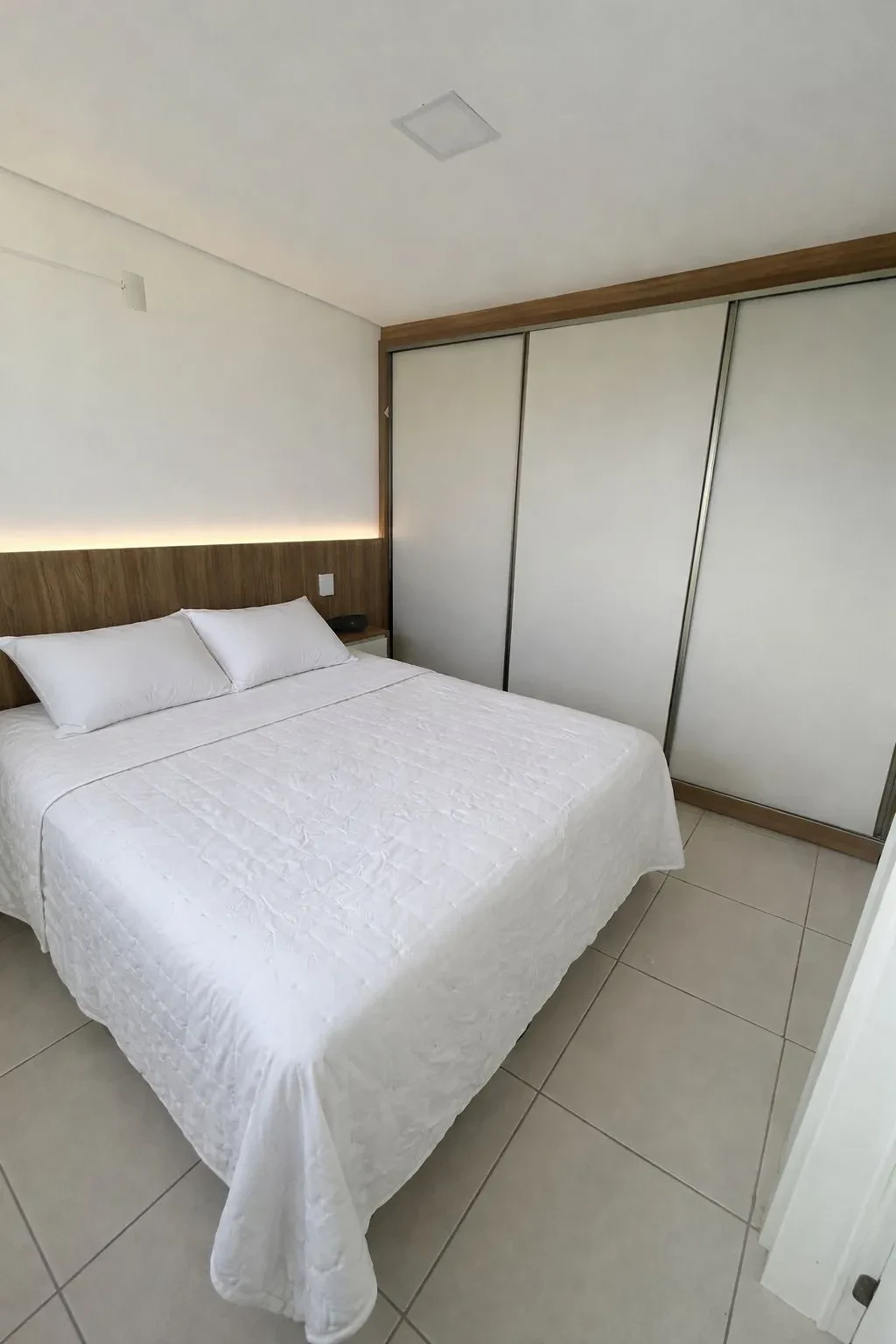 Imagem Apartamento com 3 Quartos à Venda, 68 metros em Torres - Torres