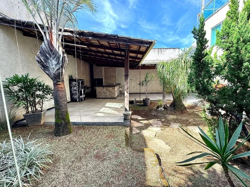 Imagem Casa com 4 Quartos à Venda, 375 m² em Parque Xangri-Lá - Contagem
