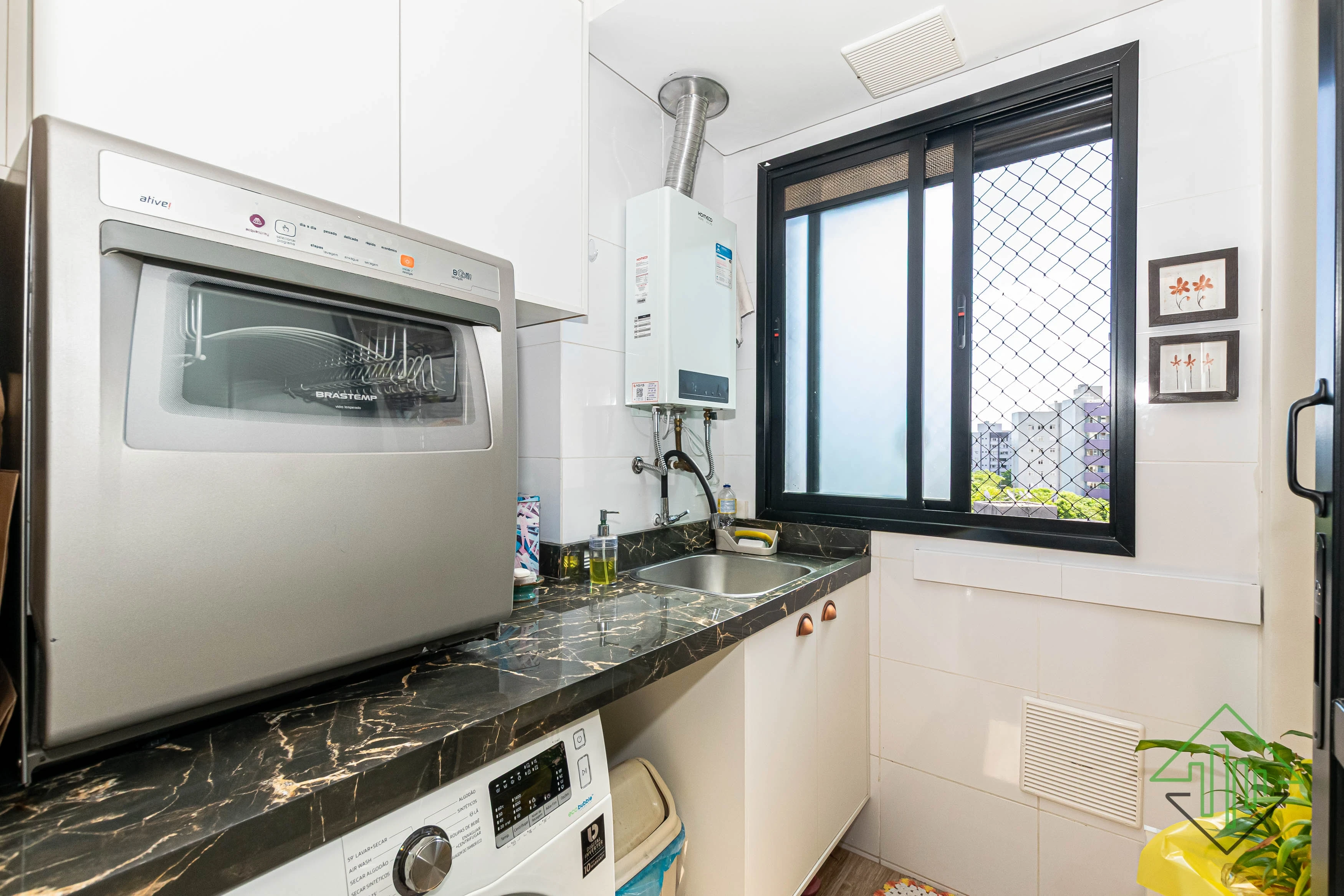Imagem Apartamento com 2 Quartos à Venda, 81 m² em Cabral - Curitiba