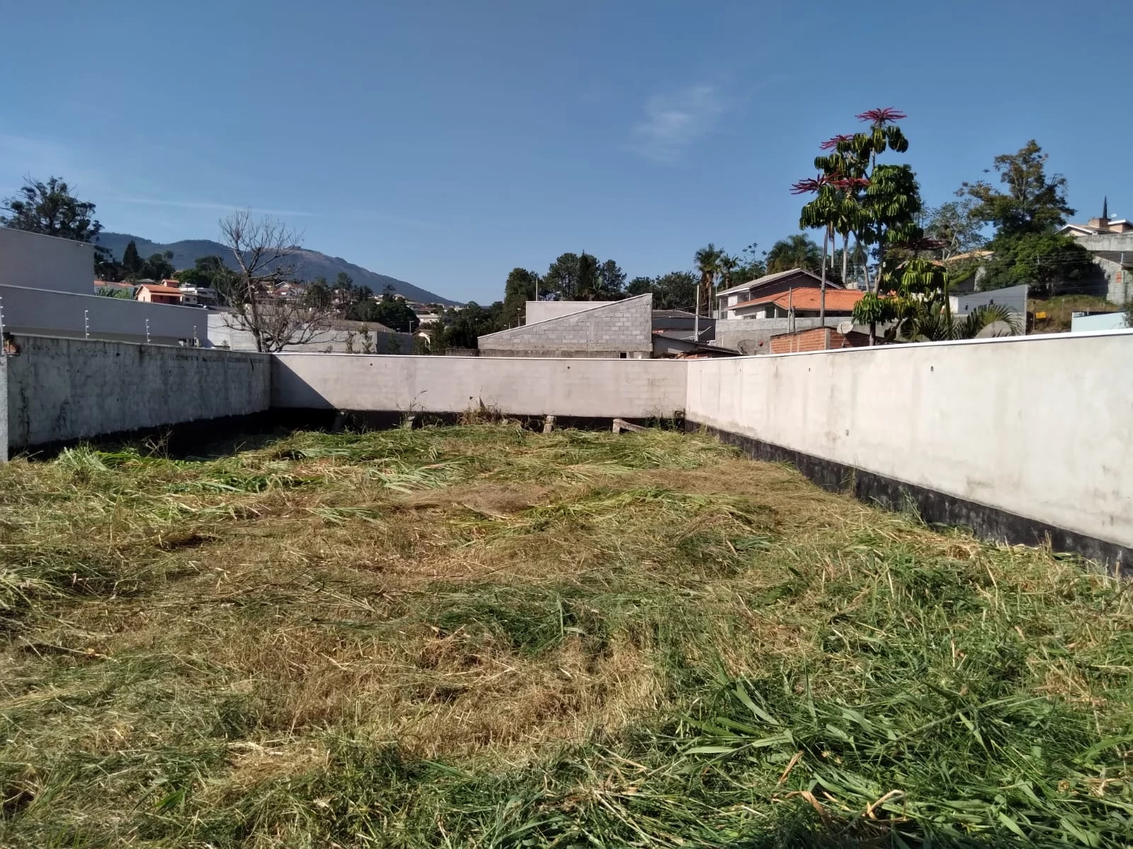 Foto do imóvel: Terreno à Venda, 369 m² em Jardim do Lago - Atibaia