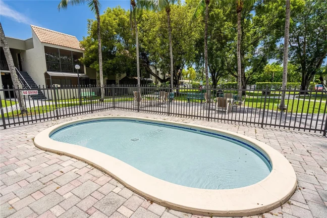 Foto do imóvel: Apartamento com 3 Quartos à Venda ou Locação, 100 m²em Alphaville Residencial Um - Barueri